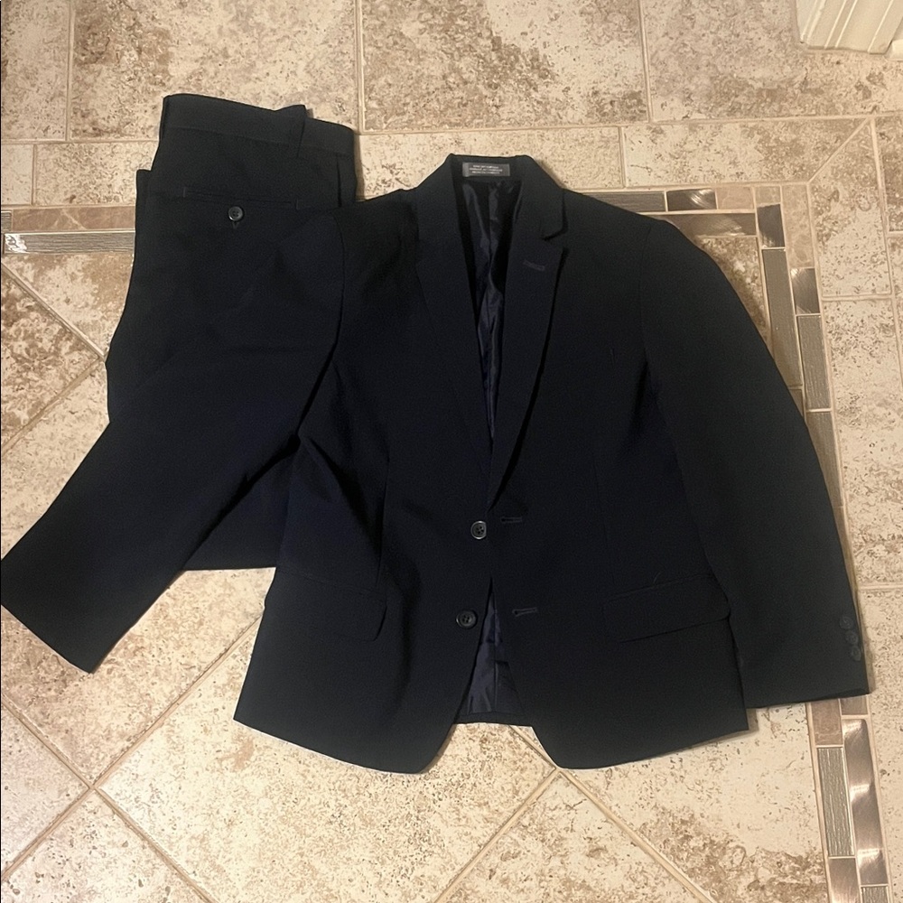 Van Heusen Boys Navy Suit Size 10 Husky